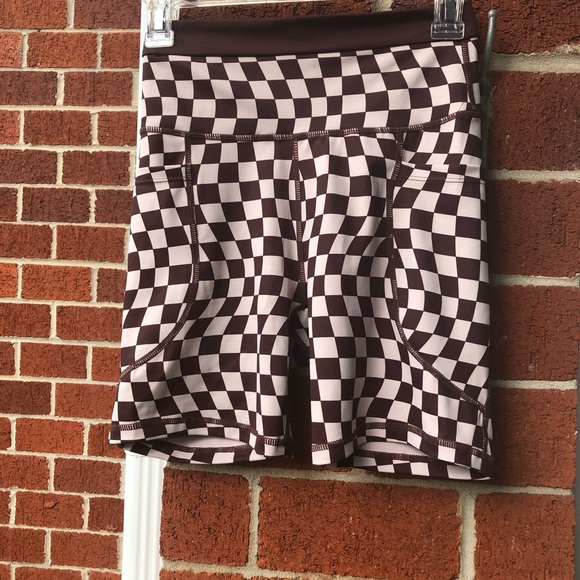 045 - WILOS Checkered Shorts - Picture 14 of 15